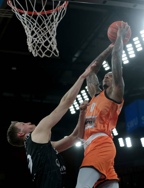 在赛季中期 在赛季中期